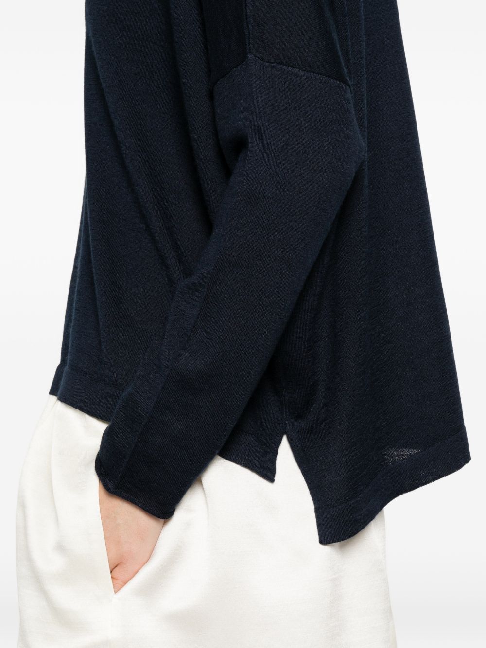 Beyou Cashmere and silk v-necked sweater