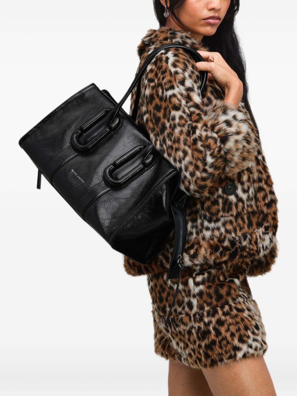 Marc Jacobs The Carryall Medium Leather Tote
