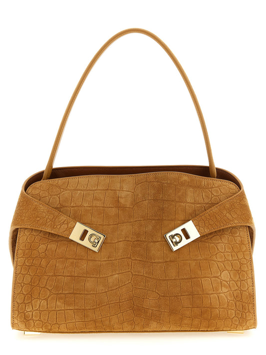 Ferragamo Ferragamo Hug Soft (m) Shoulder Bag