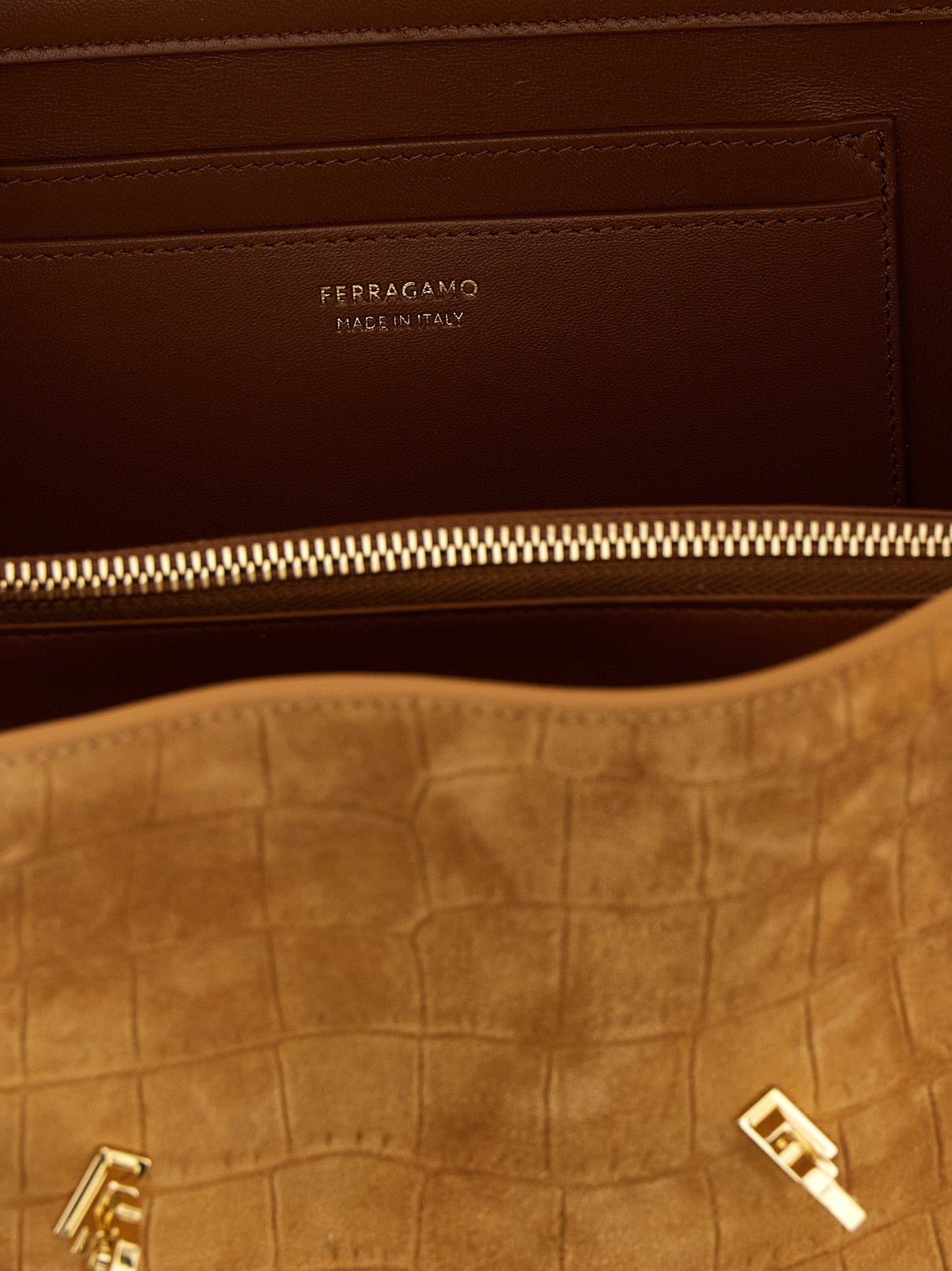 Ferragamo Ferragamo Hug Soft (m) Shoulder Bag
